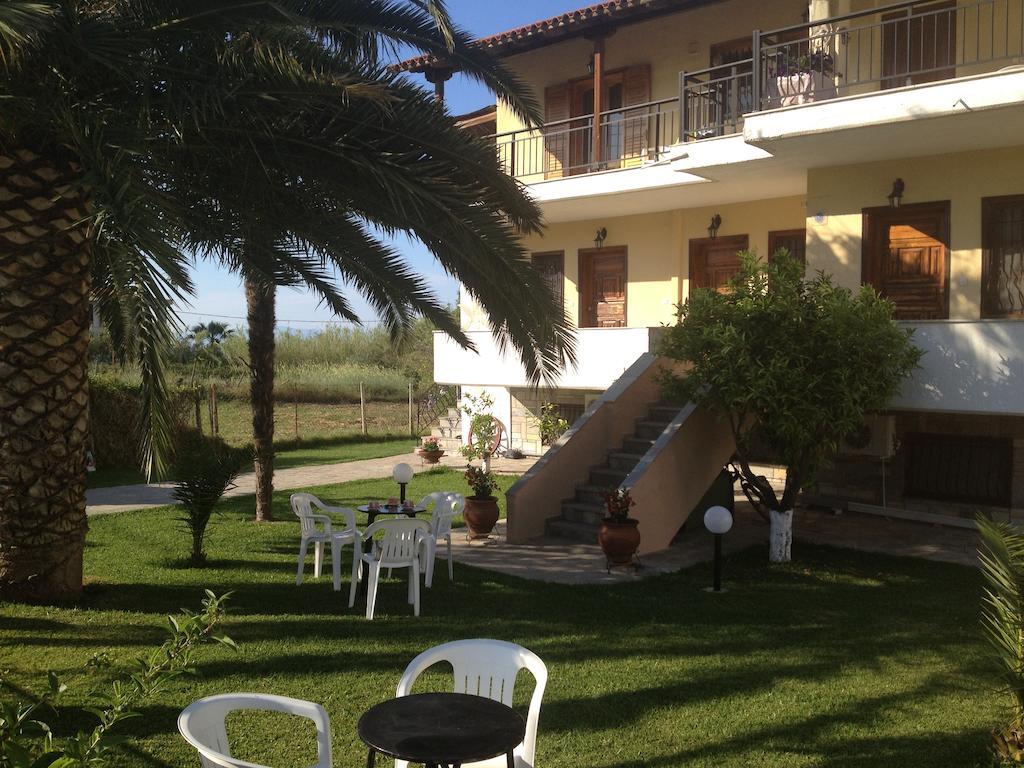 Villa Maria Polychrono Bagian luar foto